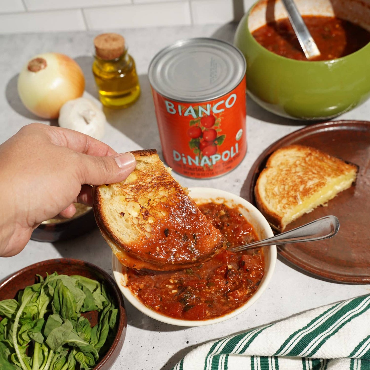 Bianco DiNapoli 28oz Organic Fire Roasted Chopped tom (6 ct)