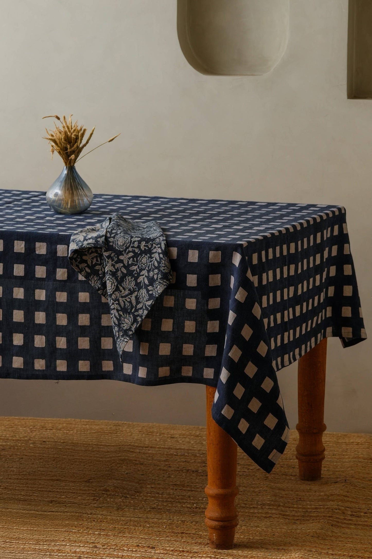 Printed Olea Linen Tablecloth – Entertaining Guests