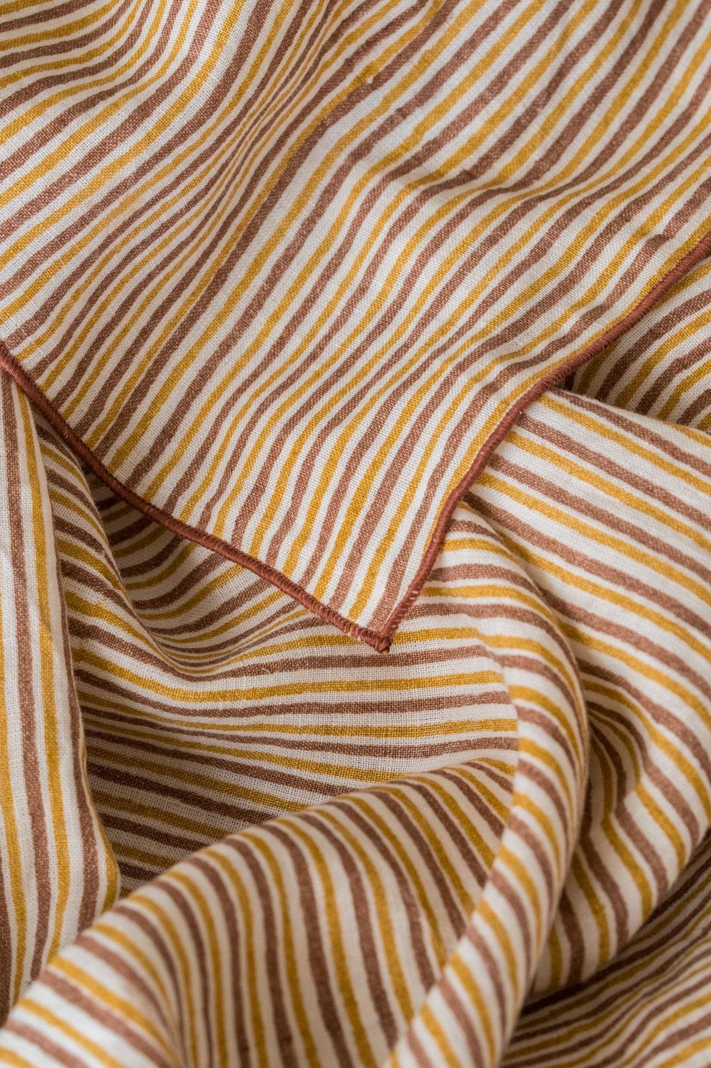 Striped Sova Linen Tablecloth – Formal Dining