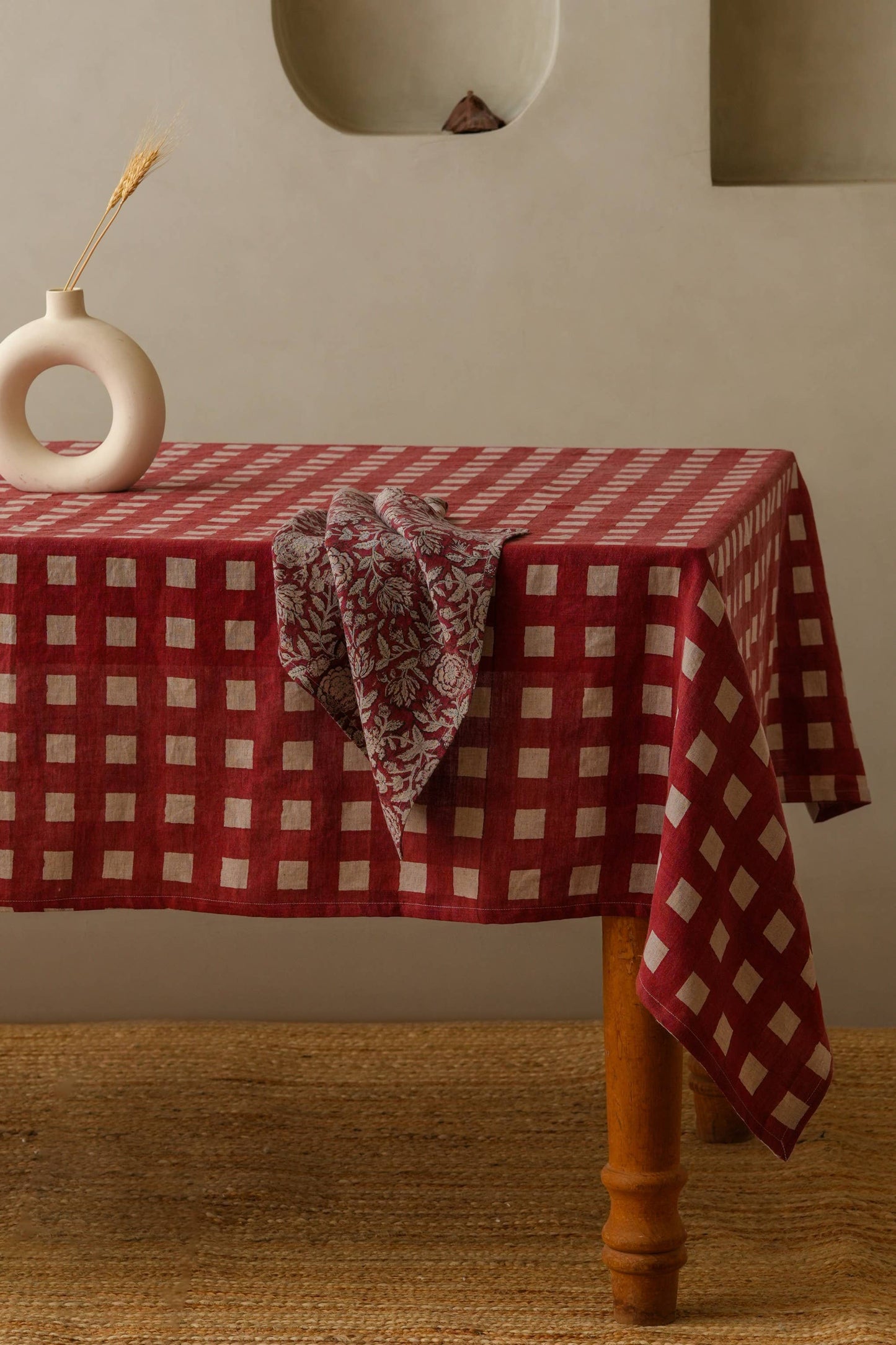 Printed Olea Linen Tablecloth – Entertaining Guests