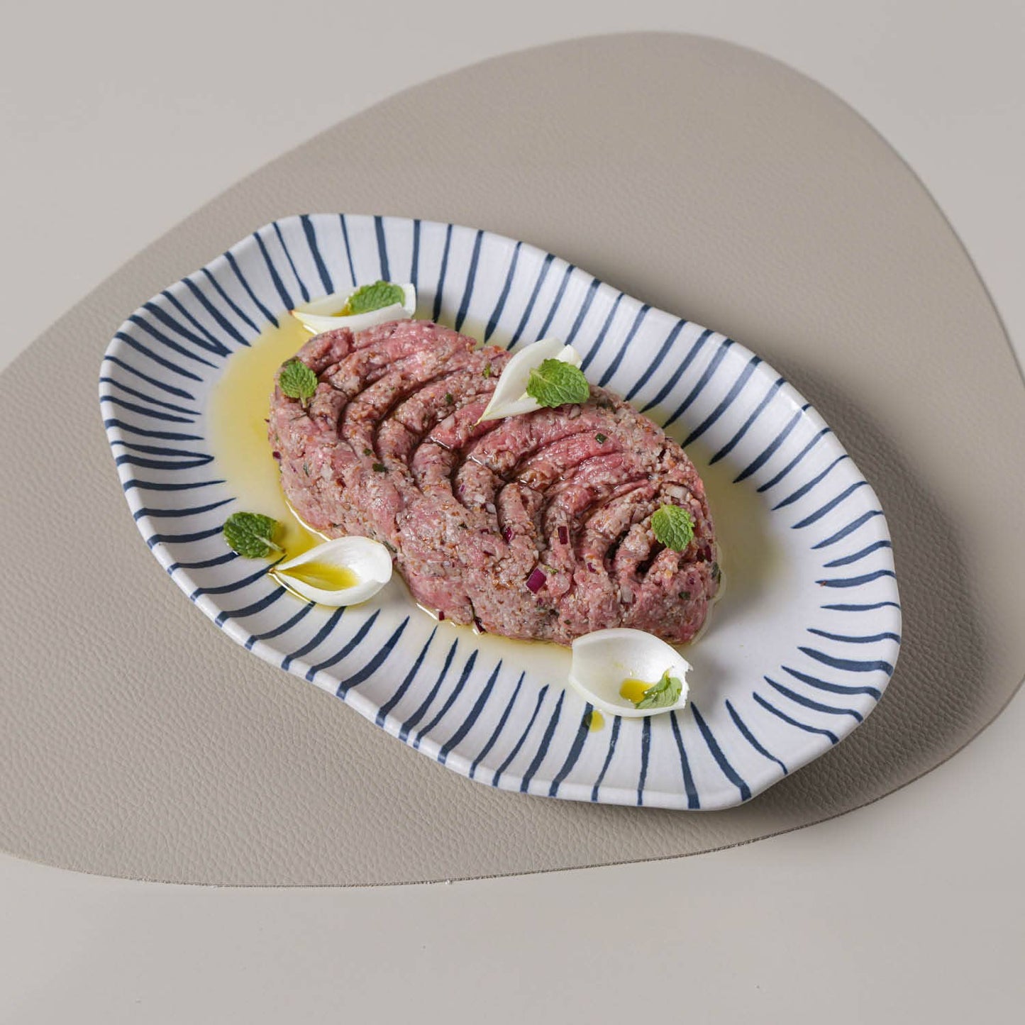 Shallow Oval Platter Medium Stoneware 11.81x7.87" Elemento