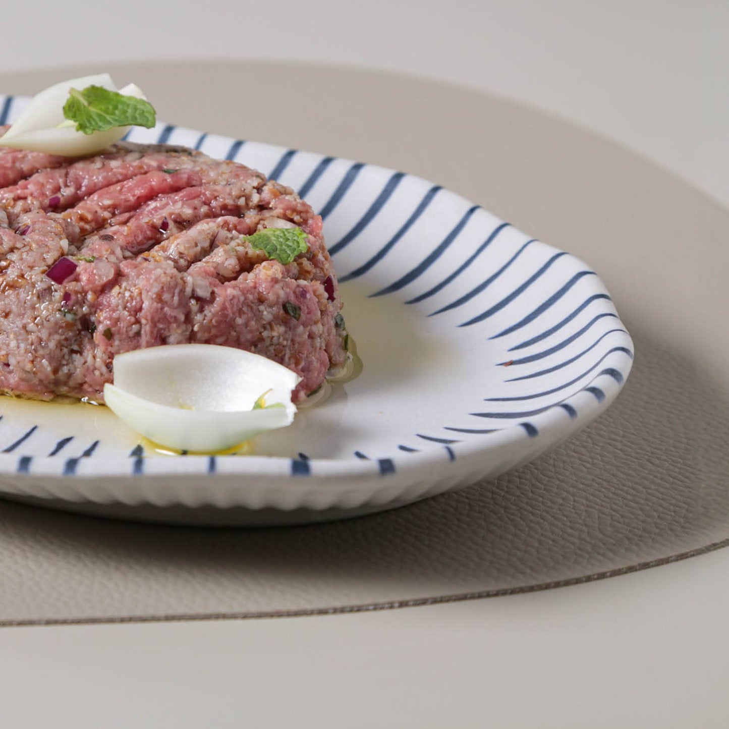 Shallow Oval Platter Medium Stoneware 11.81x7.87" Elemento