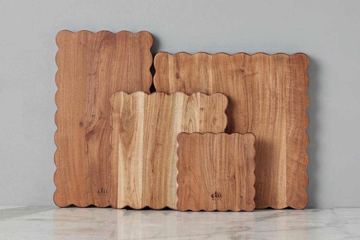 Scalloped Cutting Board, Medium Square