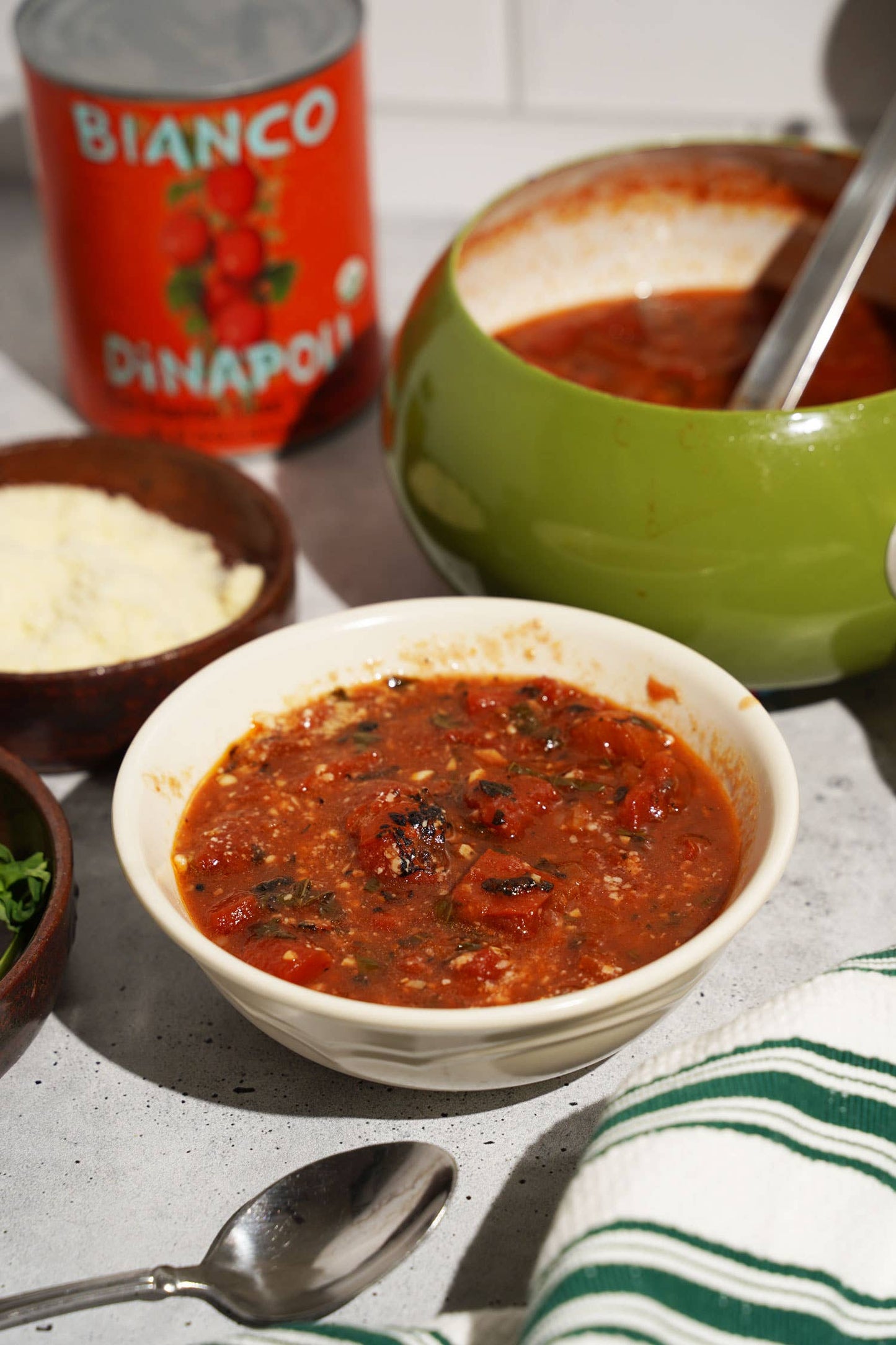 Bianco DiNapoli 28oz Organic Fire Roasted Chopped tom (6 ct)