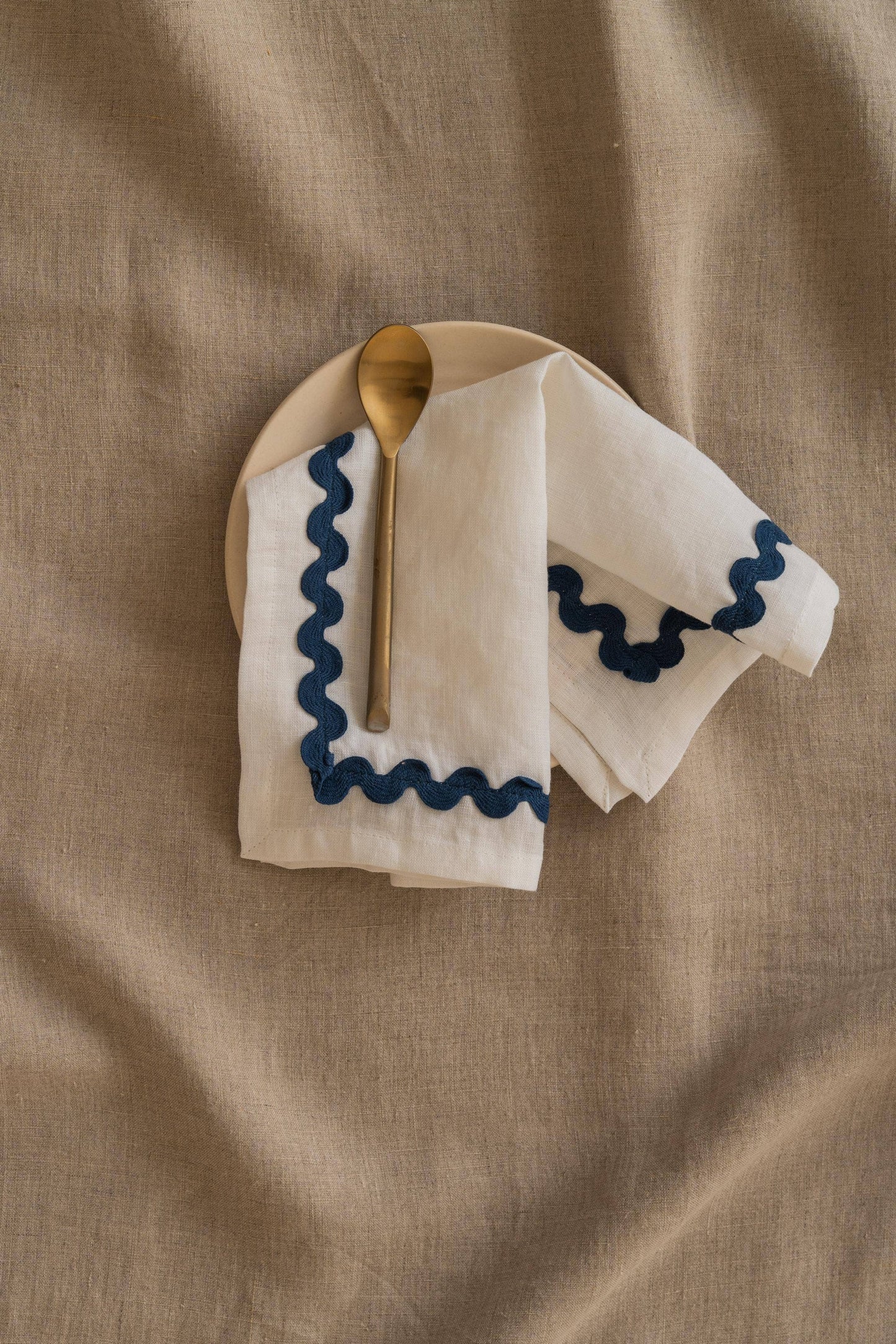 Blue Lace Trim Linen Napkin – Elegant Dining